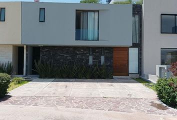 Casa en  Altozano Querétaro, Anillo Vial Fray Junípero Serra, Santiago De Querétaro, Querétaro, México