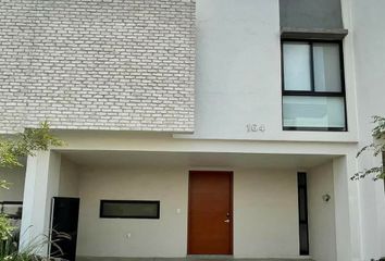 Casa en  Zenith Residencial, Francisco Montes De Oca, El Fortín, Zapopan, Jalisco, México