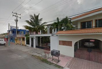 Casa en  Lázaro Cárdenas, Plutarco Elías Calles, Chetumal, Quintana Roo, México