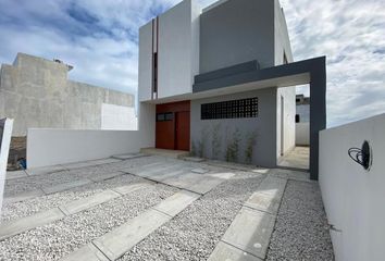 Casa en fraccionamiento en  Lomas De La Rioja, Veracruz, México