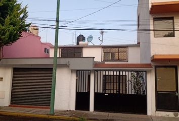 Casa en  Calle Alfonso Badillo Santoyo 208, Rancho La Mora, Toluca De Lerdo, Toluca, México, 50020, Mex