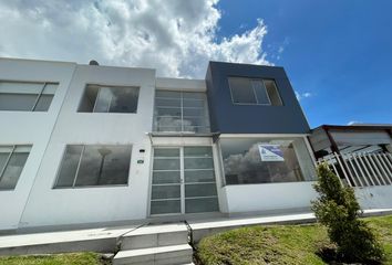 Casa en  Vf2w+3mj, Manuel Valdiviezo, Quito 170132, Ecuador