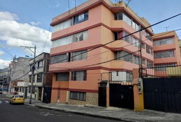 Departamento en  Colegio Paulo Sexto, Avenida Los Libertadores, Quito, Ecuador