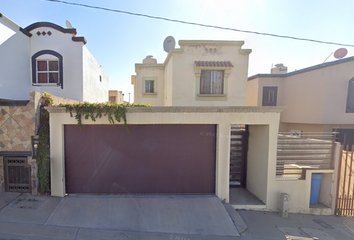 Casa en fraccionamiento en  Calle Andromeda 225, Villas Del Sol, Ensenada, Baja California, México