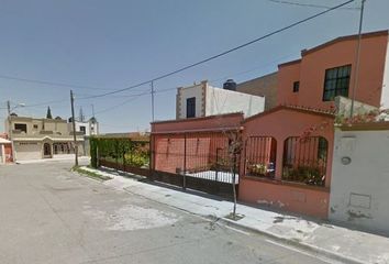Casa en fraccionamiento en  Magnolia, Las Flores, Saltillo, Coahuila De Zaragoza, México