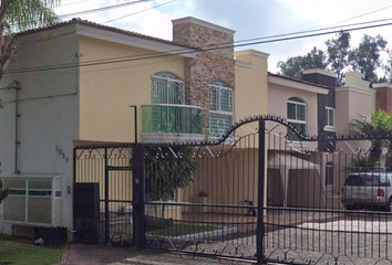 Casa en fraccionamiento en  Av Faro 2851, Bosques De La Victoria, 44540 Guadalajara, Jal., México