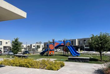 Casa en condominio en  Arancione Residencial, Paseos De Zakia Poniente, Zakia, Querétaro, México