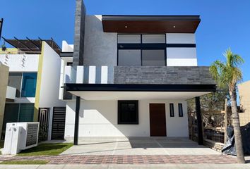 Casa en condominio en  Fray Sebastián De Gallegos, El Pueblito, Querétaro, México