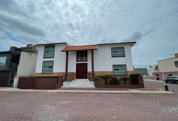 Casa en fraccionamiento en  Residencial Las Glorias, Camino A Mancera, Las Glorias, Salamanca, Guanajuato, México