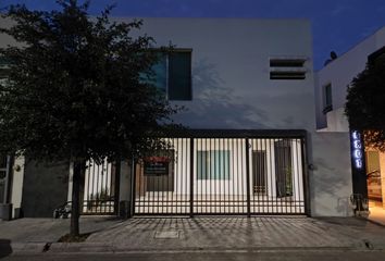 Casa en  Cumbres De Santa Clara, Monterrey, Nuevo León, México