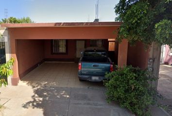 Casa en  Calle Bosque De Acacias No. 2056-mz 39 Lt 1, Jardines Del Bosque, Los Mochis, Sinaloa, México