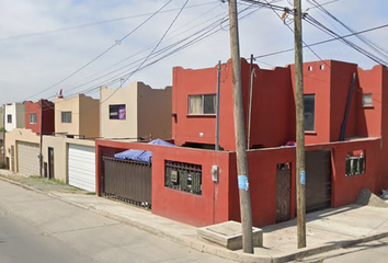 Casa en  Calle Constituyentes De 1917, Piedras Negras, Ensenada, Baja California, México