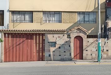 Departamento en  Av. Guardia Civil, Lima, Perú