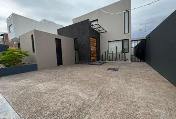 Casa en fraccionamiento en  Avenida Lago De Pátzcuaro, Cumbres Del Lago, La Antigua Juriquilla, Querétaro, 76230, Mex