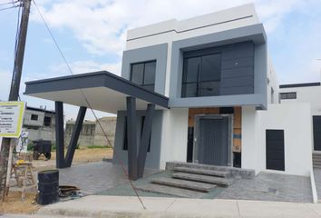 Casa en  Urbanización El Condado De Vicolinci, Primera Entrada, E40, Ecuador
