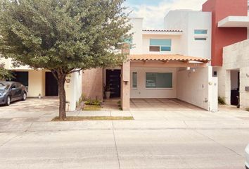 Casa en fraccionamiento en  Circuito Punta Del Bosque, Residencial Punta Del Este, León, Guanajuato, México