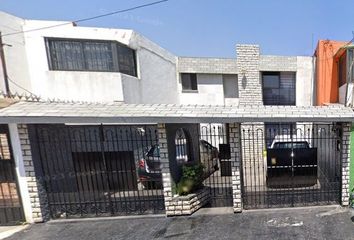 Casa en  San Juan 236, Mz 024, Valle Dorado, 54020 Tlalnepantla De Baz, Méx., México