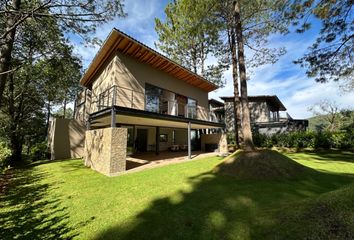 Casa en fraccionamiento en  Avandaro, Valle De Bravo, Estado De México, México