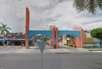 Casa en fraccionamiento en  La Moraleja, Calle De Coyuca, Ixtapa Zihuatanejo, Guerrero, México