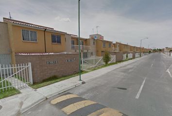 Casa en fraccionamiento en  Calle Perla, Hacienda Piedras Negras, Chicoloapan De Juárez, Chicoloapan, México, 56375, Mex