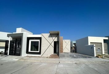 Casa en fraccionamiento en  16va Calle Río Jamapa, Fracc Lomas De La Rioja, Alvarado, Veracruz De Ignacio De La Llave, 95264, Mex