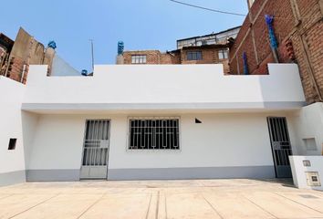 Casa en  Calle 12 De Febrero, Ah. El Horizonte A Y B Sector A, Carabayllo, Lima, 15319, Per