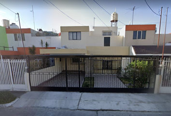 Casa en  Calle Bruno Moreno, Jardines Alcalde, Guadalajara, Jalisco, México