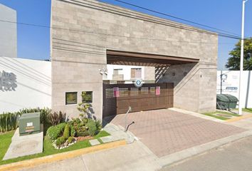 Casa en  Naay Residencial, Av. Zaragoza, San Francisco Ocotlán, Puebla, México