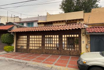 Casa en fraccionamiento en  Vía Láctea, Jardines De Satelite, Naucalpan De Juárez, Estado De México, México