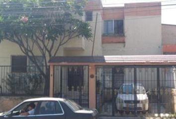 Casa en  Calle Tabachines 259, Villa De Las Flores, San Francisco Coacalco, Coacalco De Berriozábal, México, 55710, Mex