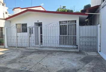 Casa en fraccionamiento en  Calle Nueva Rusia 30, Rincon Del Valle, Cuernavaca, Morelos, México
