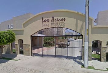 Casa en fraccionamiento en  Calle Palma Areka, Parque Las Palmas, Puerto Vallarta, Jalisco, México