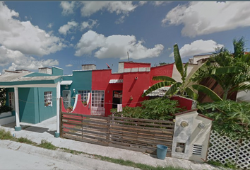 Casa en fraccionamiento en  Calle Puebla, Cancún, Quintana Roo, México
