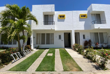 Casa en condominio en  Av. Rincón Del Cielo, Valle Dorado, Mezcales, Nayarit, México