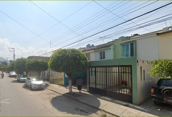 Casa en  De Los Encinos, Los Encinos I_ii_iii, Ciudad Guzmán, Jalisco, México