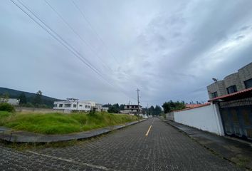 Terreno Comercial en  Avenida Huancavilca & La Providencia, Quito, Ecuador