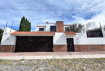 Casa en fraccionamiento en  Boulevard De Los Gobernadores, Vistas Del Cimatario, Santiago De Querétaro, Querétaro, 76085, Mex