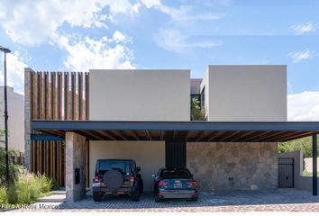 Casa en fraccionamiento en  Altozano El Nuevo Querétaro, Municipio De Querétaro