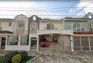 Casa en  Calle Quebrada 2881, Bosques De La Victoria, Guadalajara, Jalisco, México