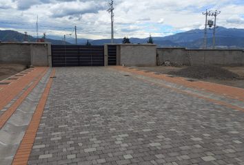 Terreno Comercial en  Chiche Obraje, Puembo, Ecuador