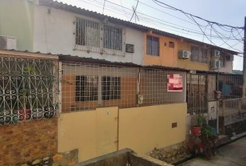 Casa en  Cdla. Porton De Beata, Av. 57, Guayaquil, Ecuador