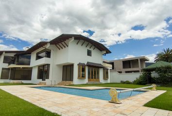 Casa en  Cumbayá, Quito