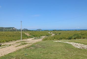 Terreno Comercial en  Urbanización Vista Al Mar, Puerto Cayo, Ecuador