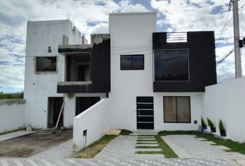 Casa en  2vc2+8xc, Cayambe, Ecuador