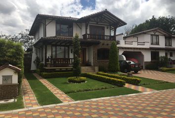 Casa en  Santa Rosa, Tumbaco, Quito, Ecuador