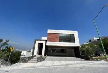 Casa en fraccionamiento en  Contry Las Águilas, Guadalupe, Nuevo León, México