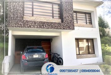 Casa en  42hr+jc6, C. Molinopamba, Ricaurte 000001, Ecuador