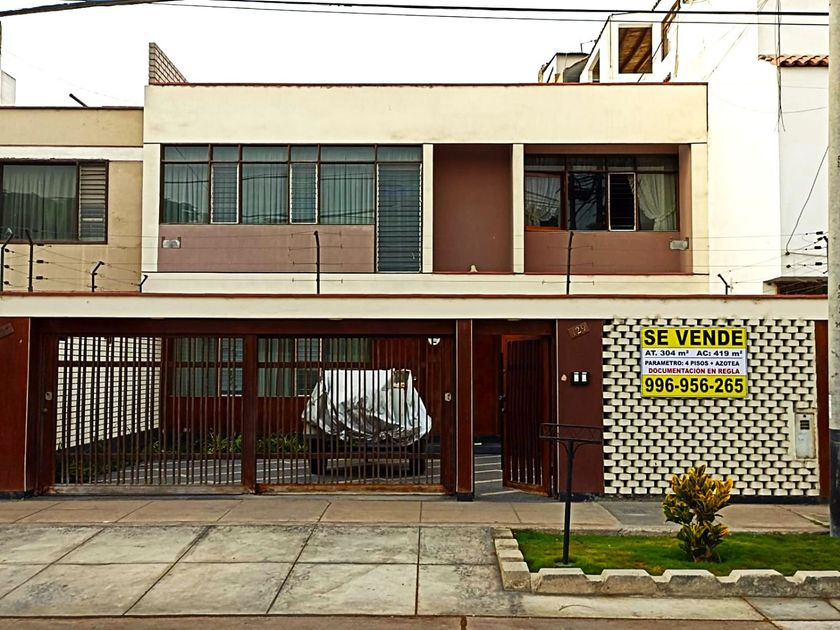 Casa en venta Calle Doña Consuelo 127, Urb Los Rosales, Santiago De Surco, Perú