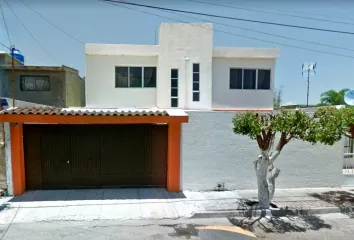 Casa en  Calle Presa De La Angostura, Laboratorio Cfe, Irapuato, Guanajuato, México