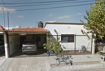 Casa en  Calle Décima Sur, Los Ángeles, Delicias, Chihuahua, México